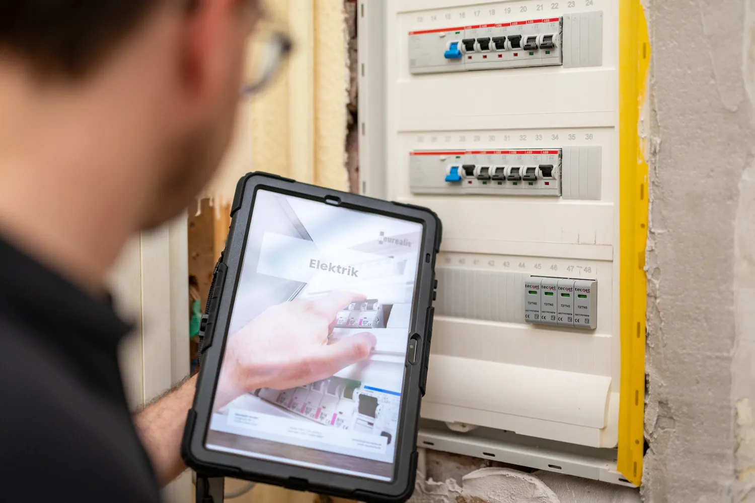 Bauleitung auf der Baustelle