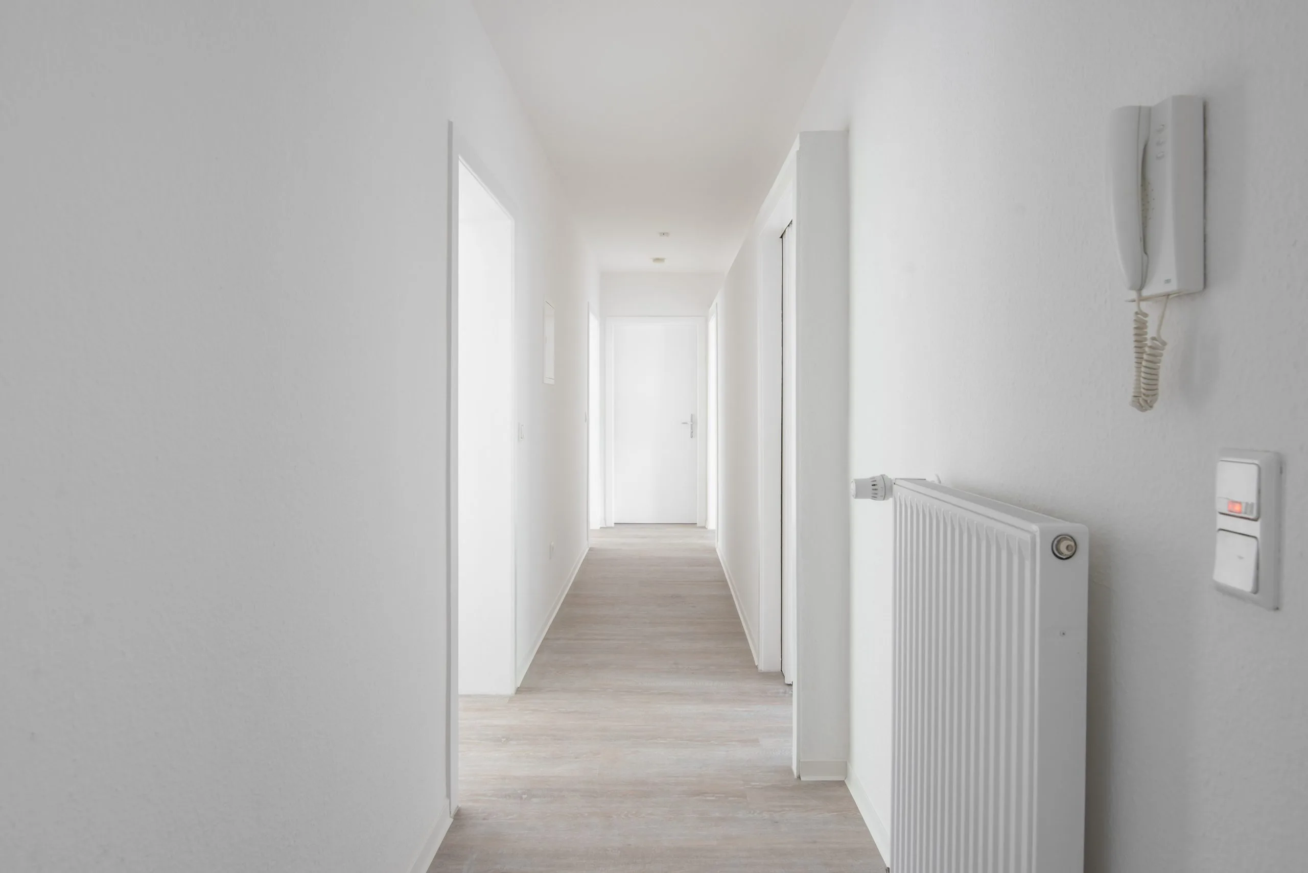 Fertig saniertes Wohnzimmer – Nachher-Aufnahme