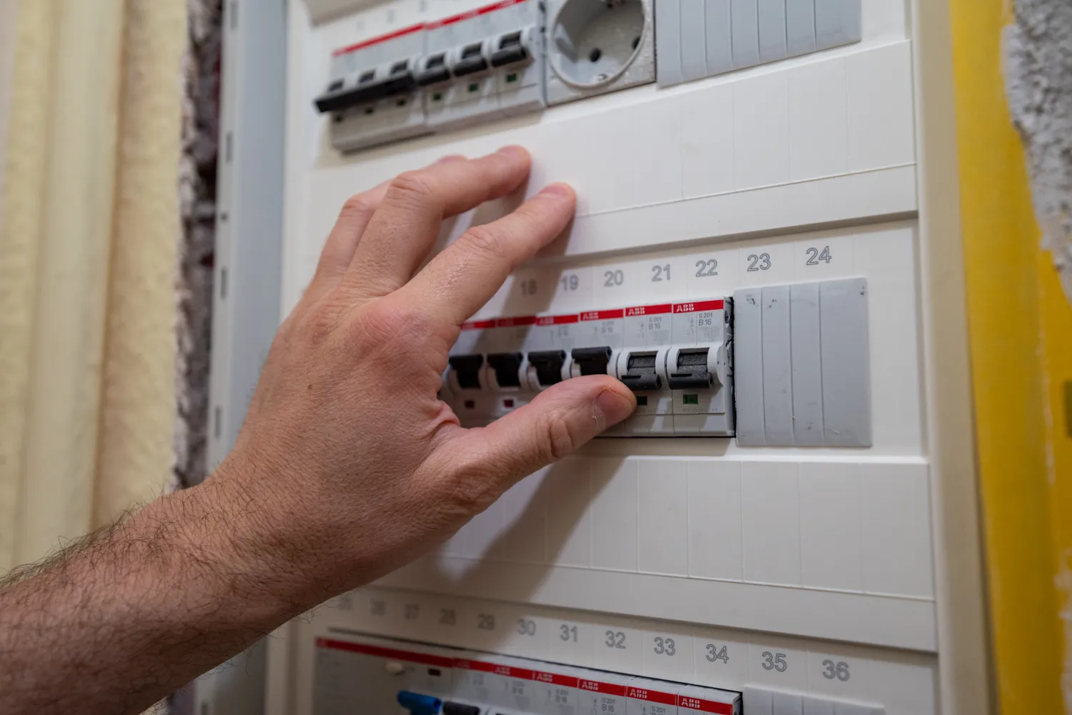 neurealis Komplettsanierung NRW - Komplettsanierung Elektrik